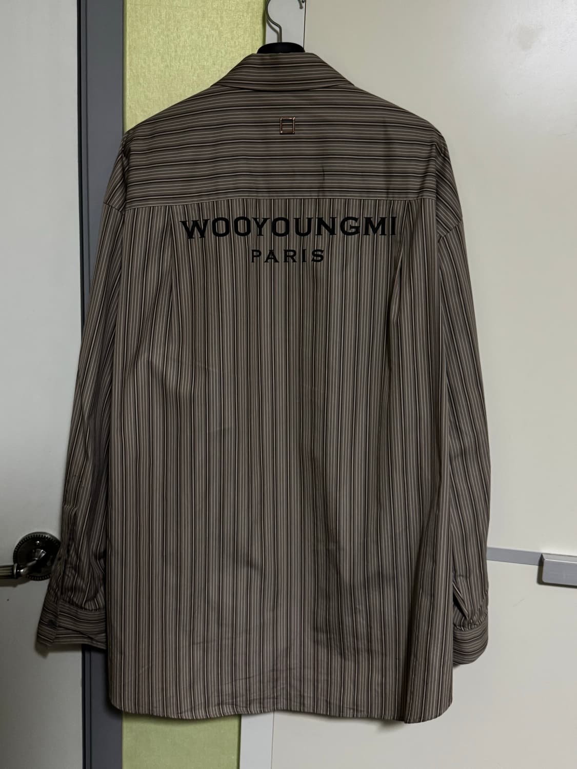 우영미 백로고 스트라이프 셔츠 브라운 48 상품이미지1