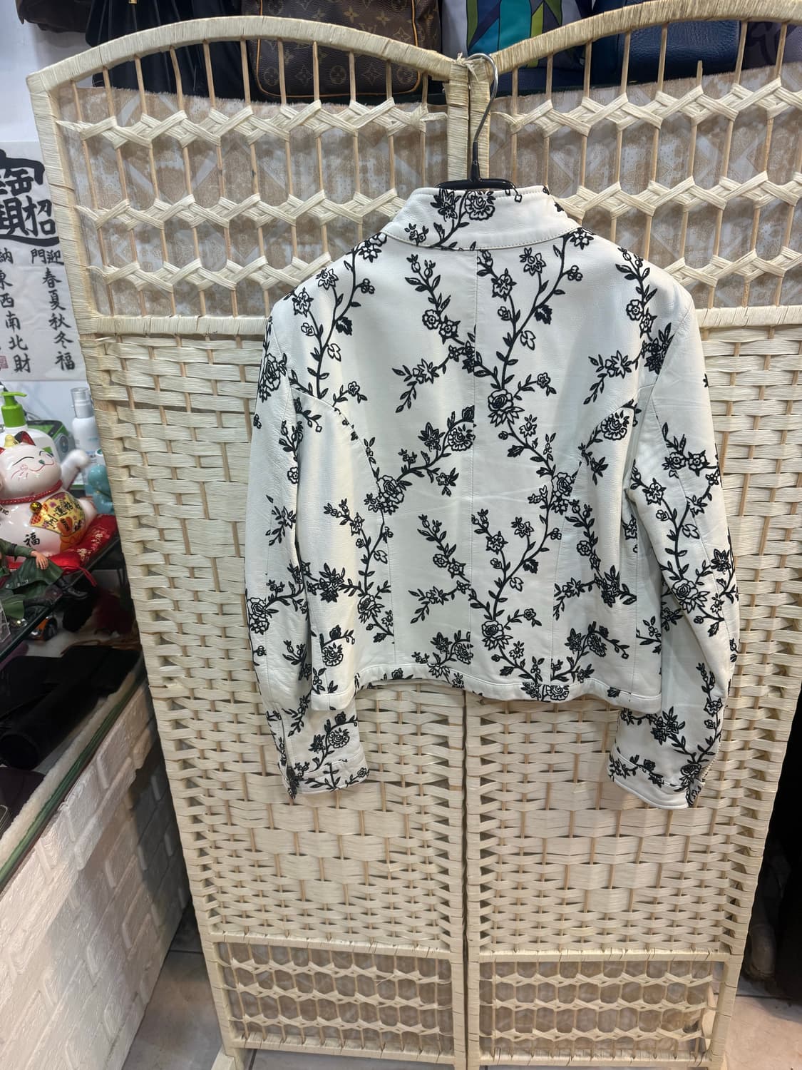 42/55 정품 조르지오 아르마니 자수플라워 가죽자켓 팝니다 상품이미지7