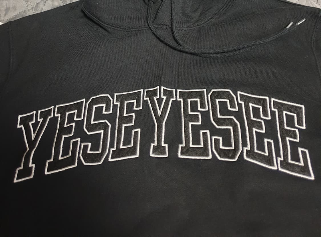 예스아이씨 오버핏  레터링 자수패치 기모후드티 블랙 (S) 상품이미지2