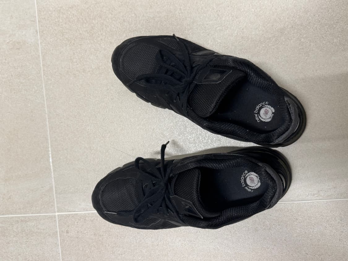 뉴발란스 990v4 올블랙 상품이미지4