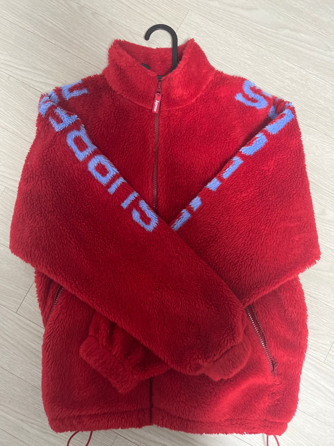 슈프림 25ss 숄더 로고 플리스 자켓 레드 상품이미지1