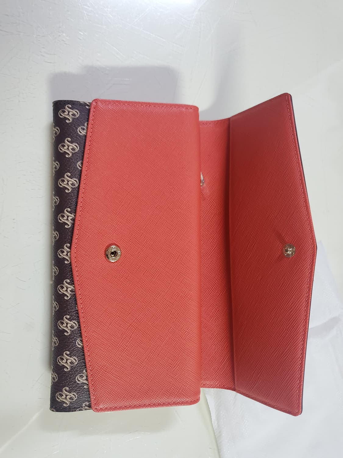 피에르가르뎅 브라운 패턴 장지갑 상품이미지2