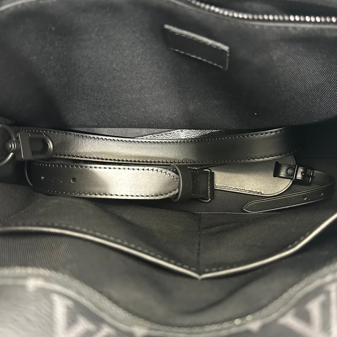 루이비통 이클립스 삭플라 호리존탈 토트 크로스백 상품이미지6