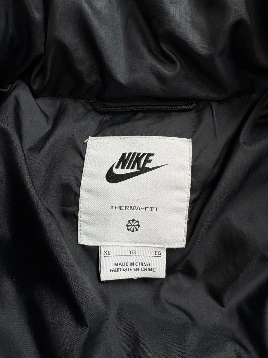 나이키 스우시 라이프 써마핏 푸퍼 패딩 블랙 2255 상품이미지3