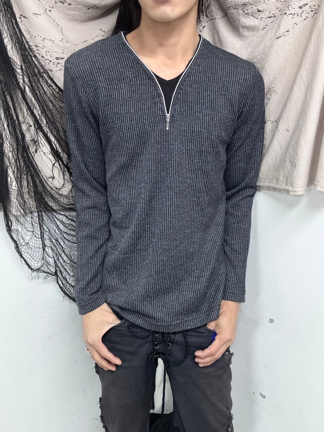 Minimal Design Zip Detail Sleeve 상품이미지1