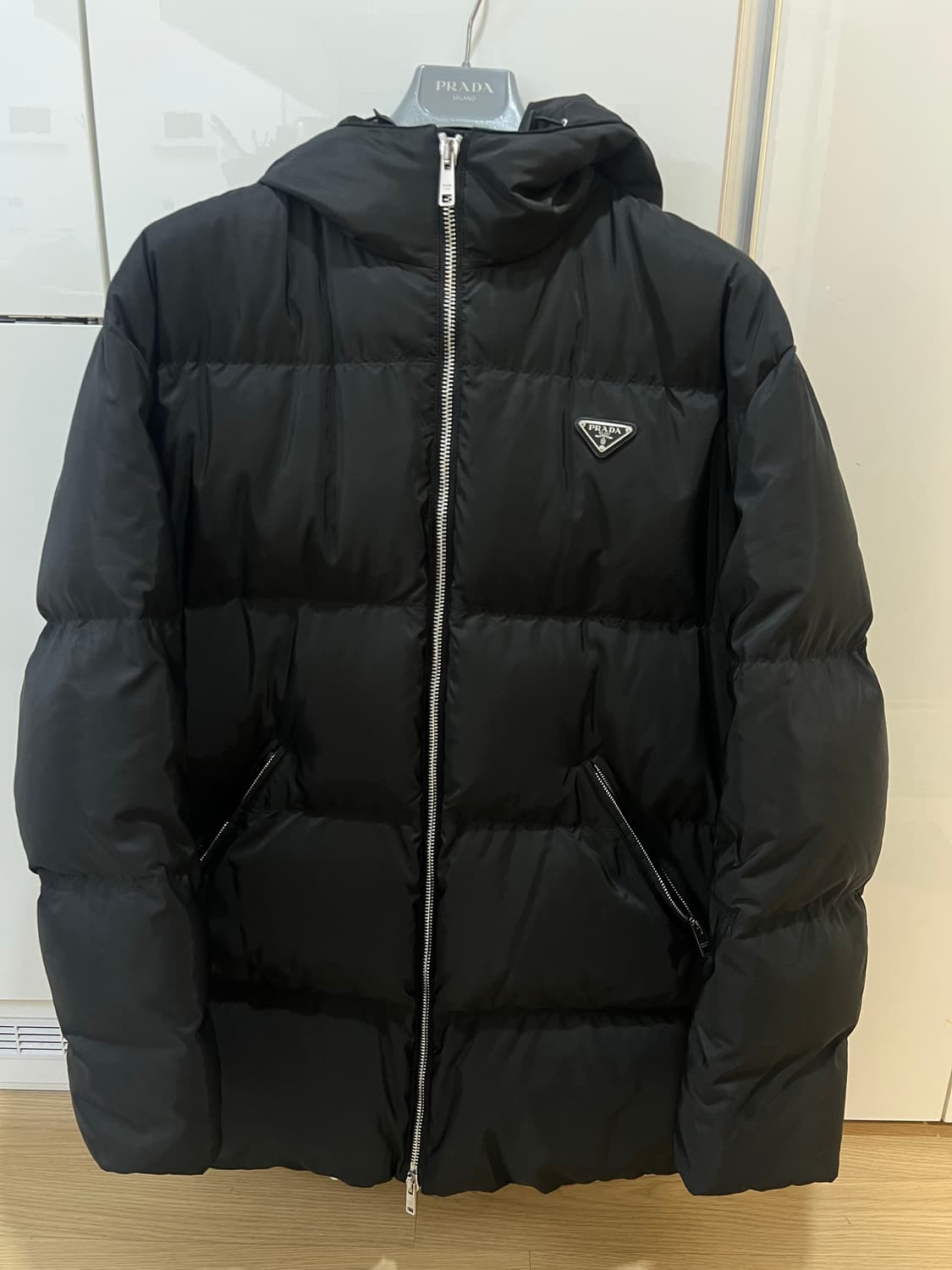 24fw 프라다 리나일론 구스다운패딩 105-110 (새상품급) 상품이미지1