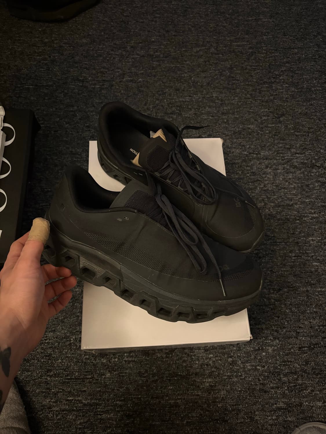 온러닝 파프1 블랙 290사이즈 상품이미지2