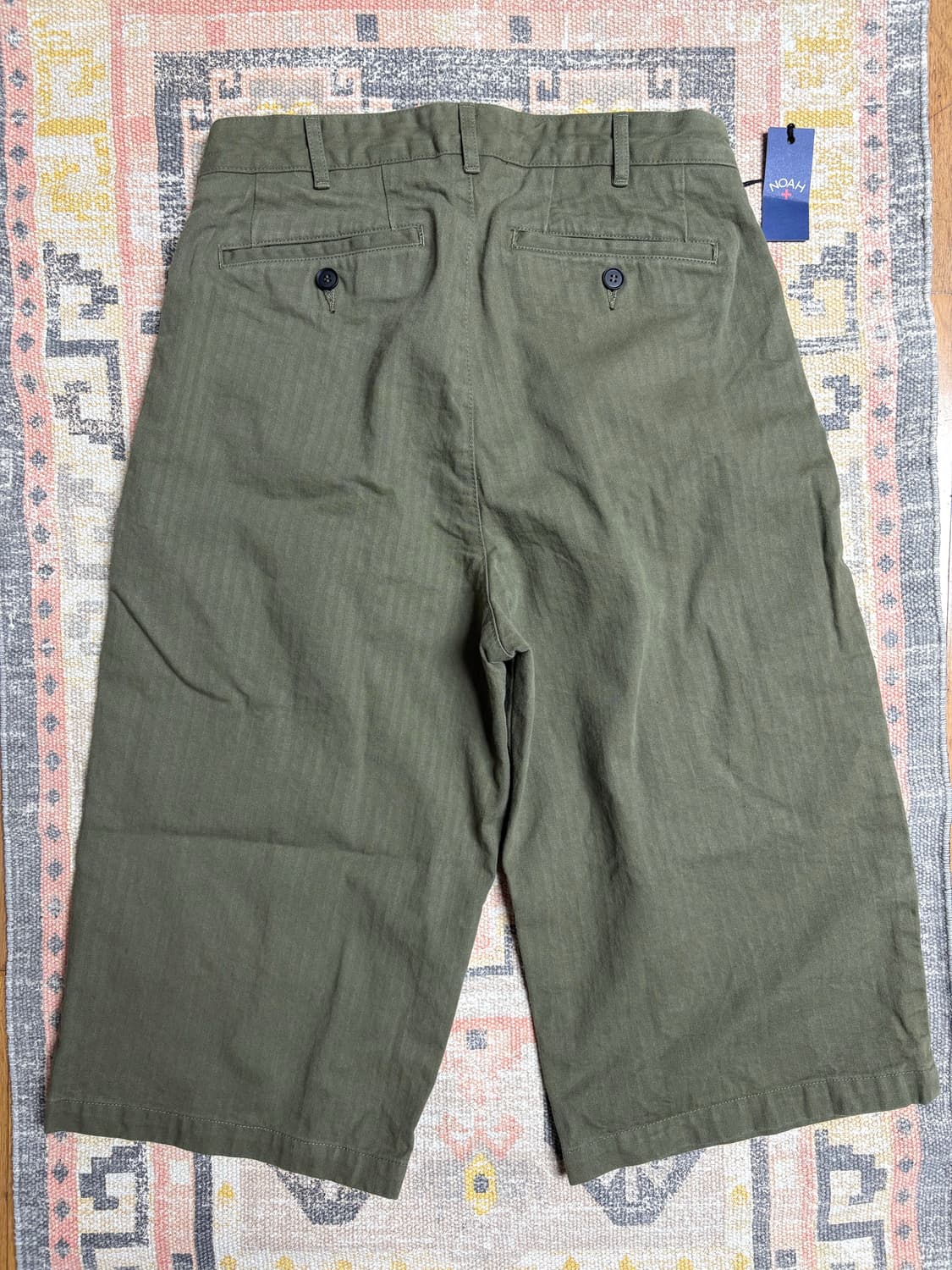 노아 Noah 헤링본 플리츠 카프리 팬츠, 아미그린, 30 상품이미지2