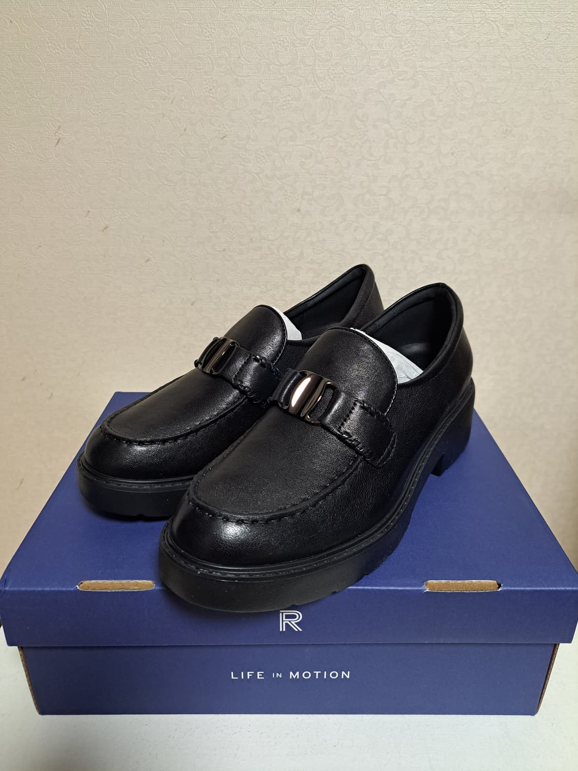 (새상품) 락포트 램스킨 로퍼 상품이미지1