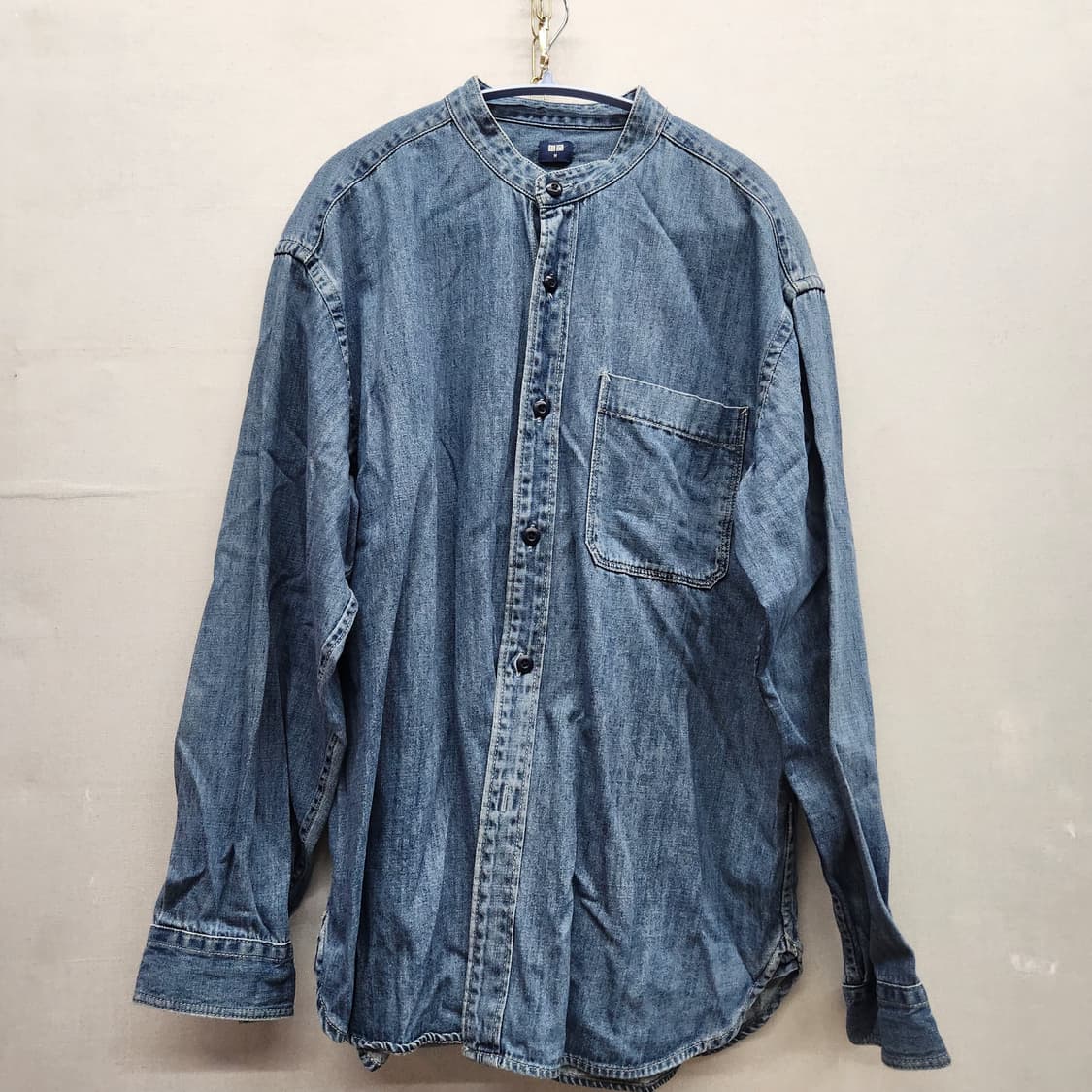 유니클로 원포켓 헨리넥 데님 셔츠 M(L) 상품이미지1