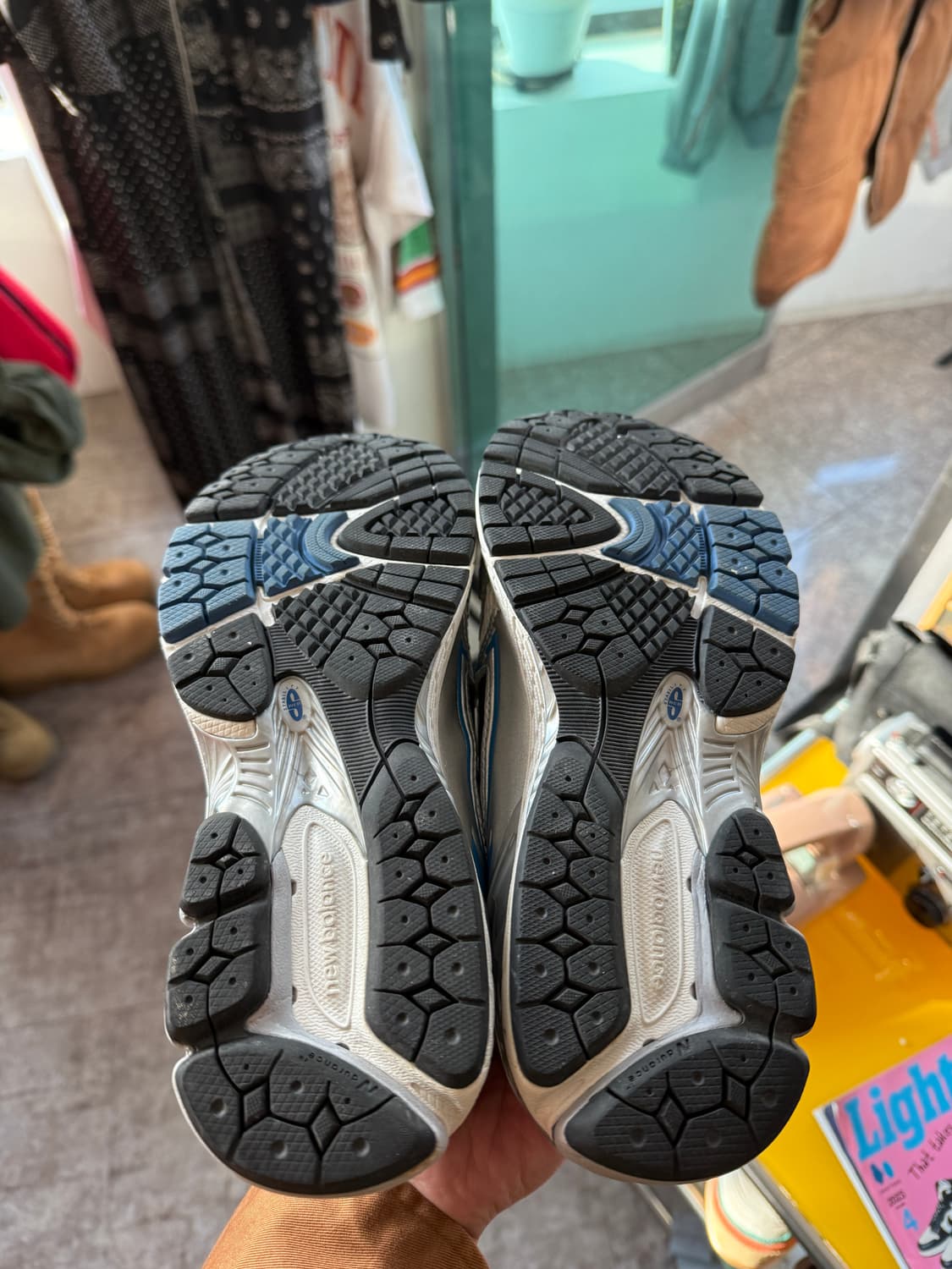 뉴발란스 1906R 240mm  상품이미지3