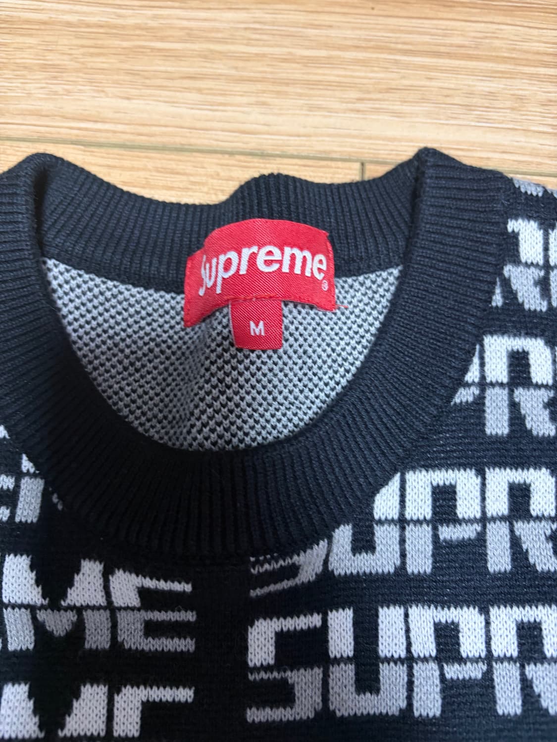 슈프림 니트 상품이미지2