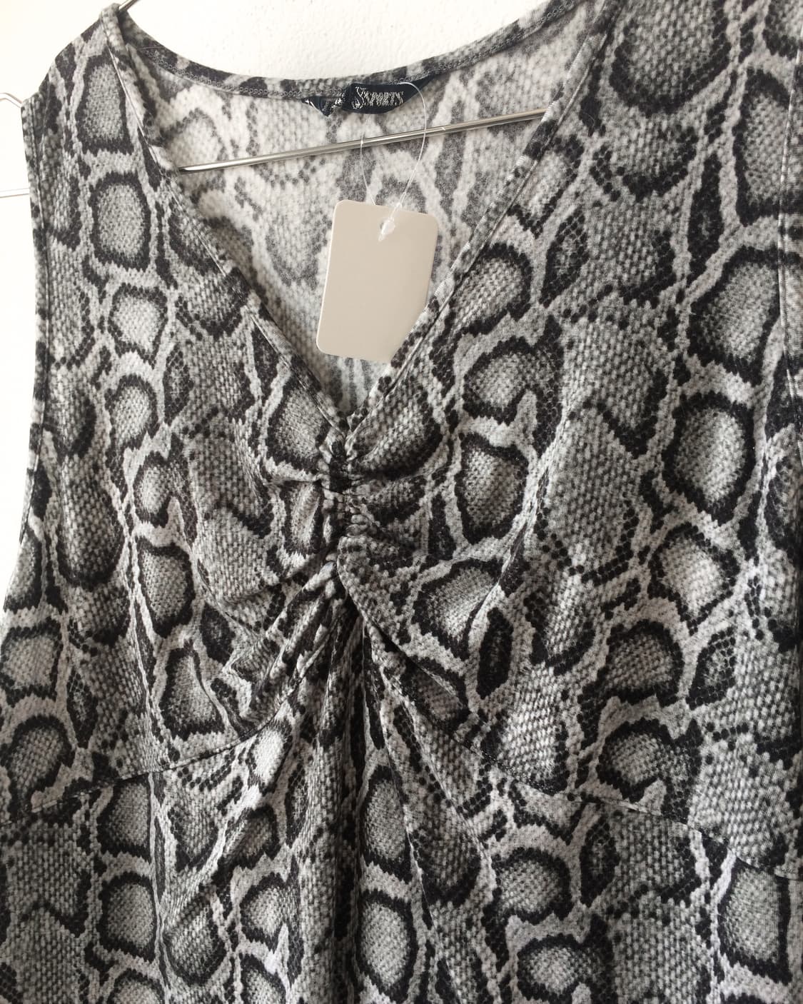 Shirring point python pattern sleeveless 상품이미지4