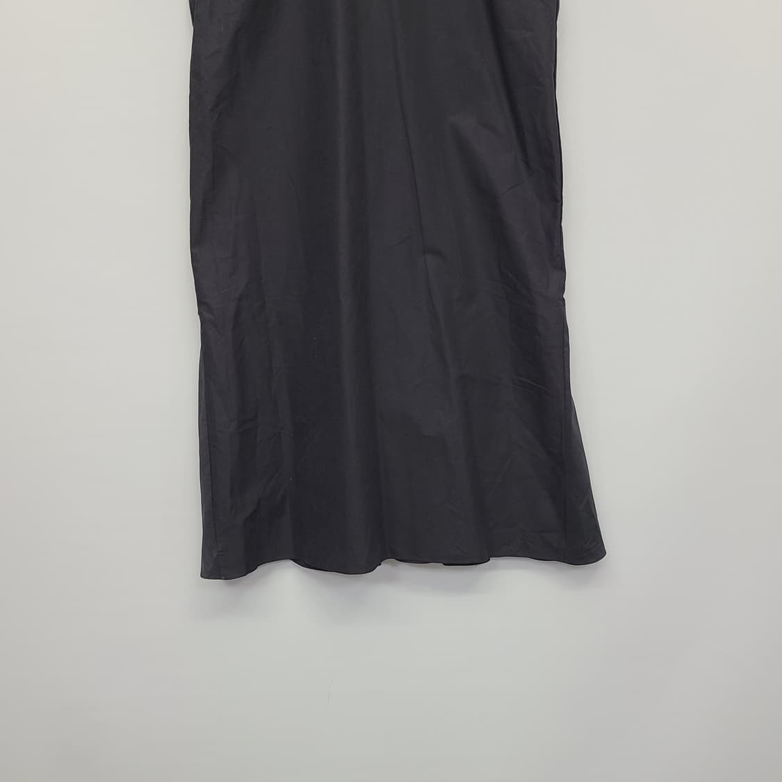 OWN 오운 미니멀 블랙 퍼프 플레어 원피스 상품이미지4