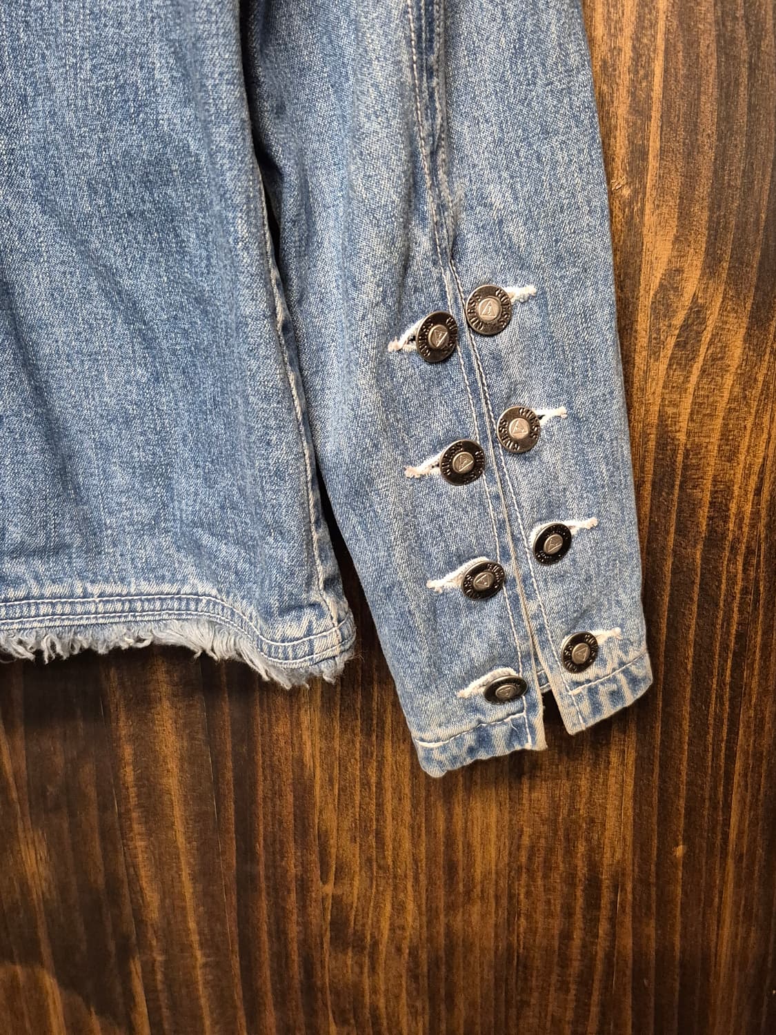 GUESS BUTTON POINT DENIM JACKET  상품이미지5