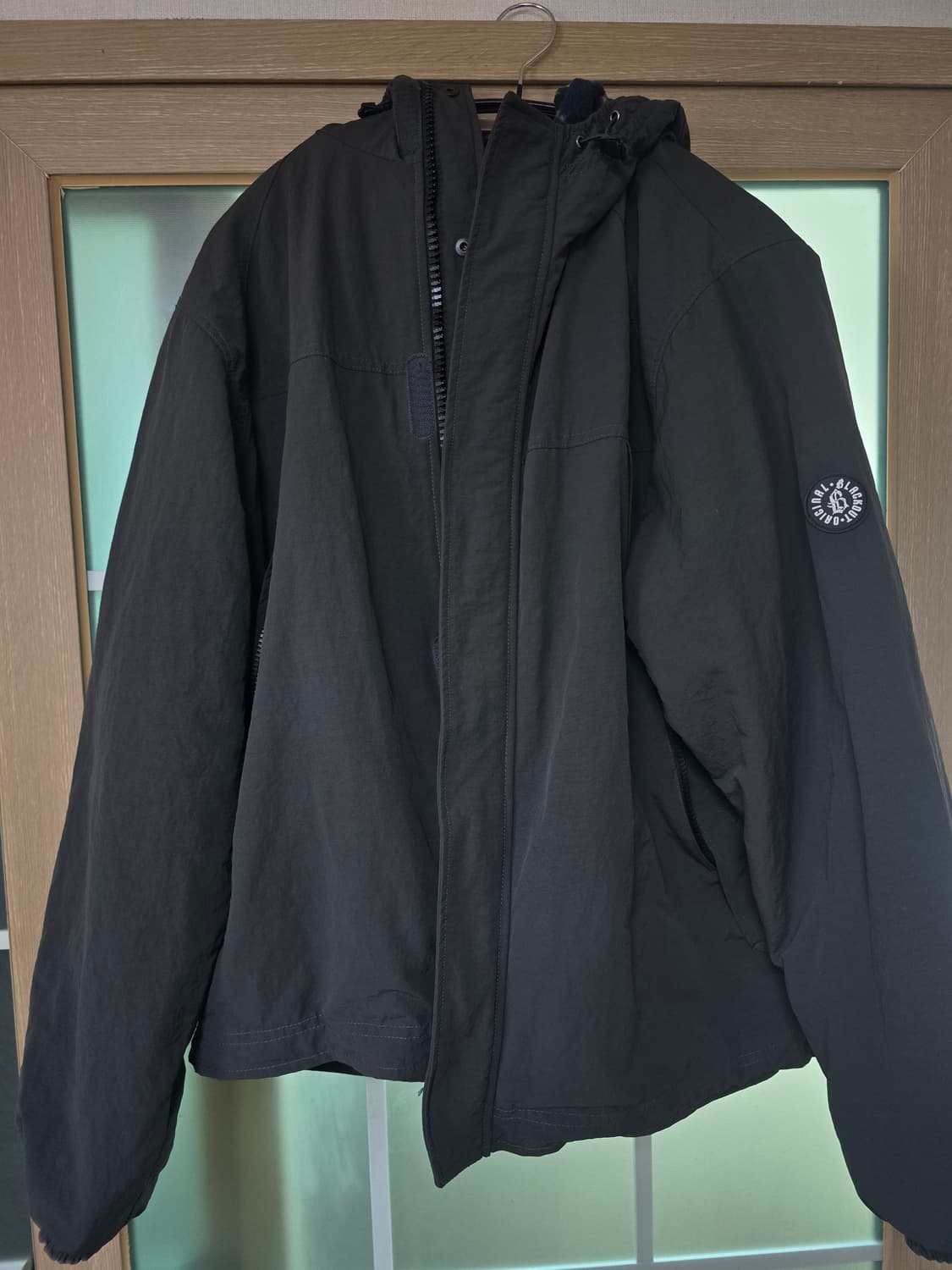 L] 블랙아웃 리버서블 후드 마운틴 파카 상품이미지1