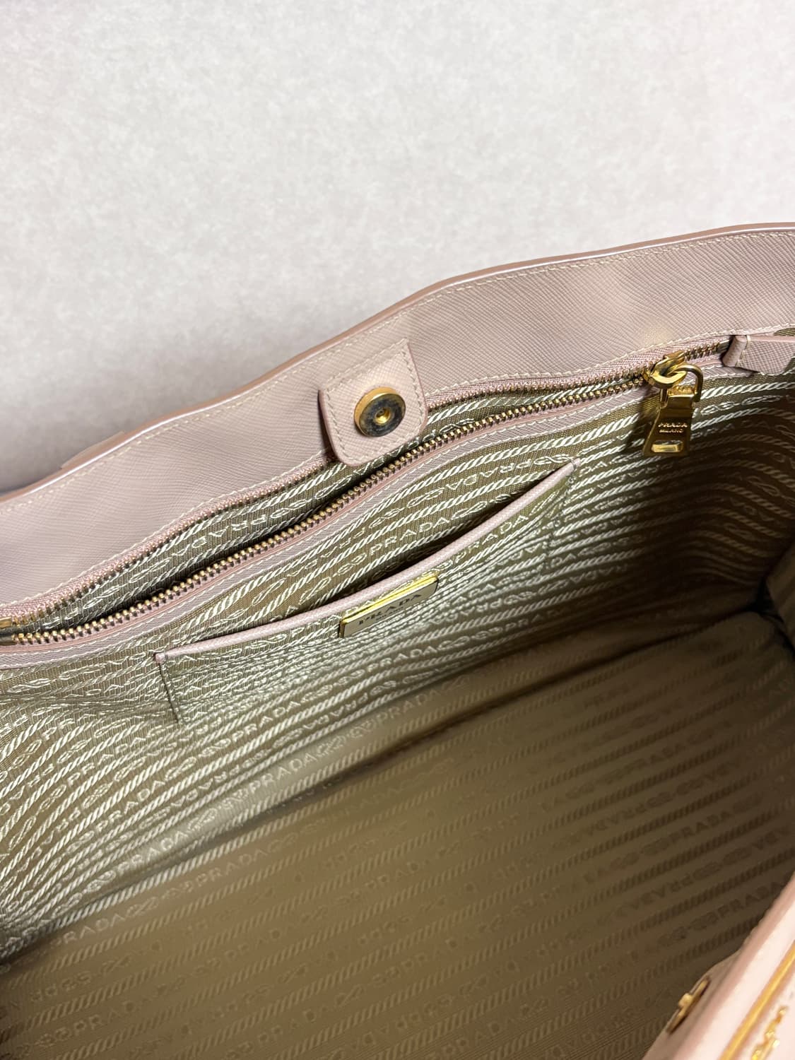 프라다 럭스 사피아노 토트백 인디핑크 상품이미지9