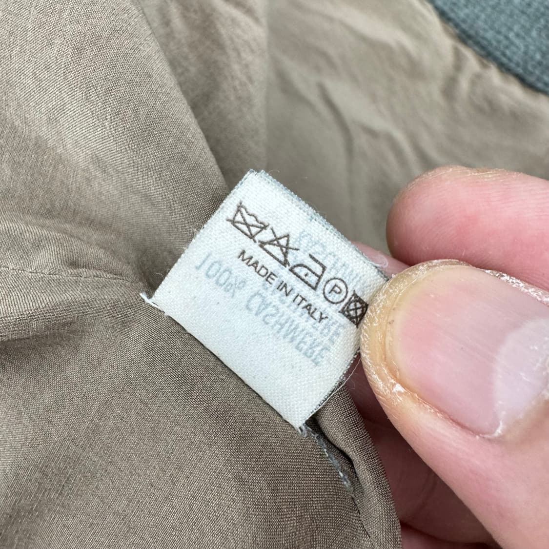 브루넬로 쿠치넬리 캐시미어 니트 코트  상품이미지8