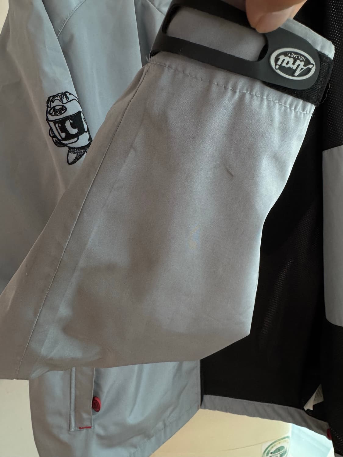 아라이 그레이 자수로고 바람막이 L 상품이미지6