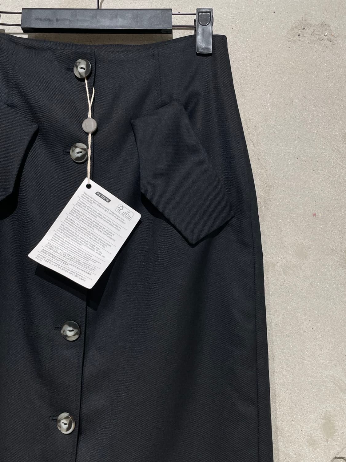 바움 운드 페르드가르텐 블랙 슬릿 포켓 미디스커트 상품이미지3