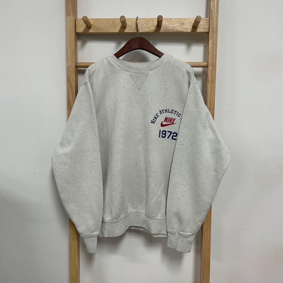 나이키 애슬레틱 로고 스웻셔츠 맨투맨 그레이 상품이미지3