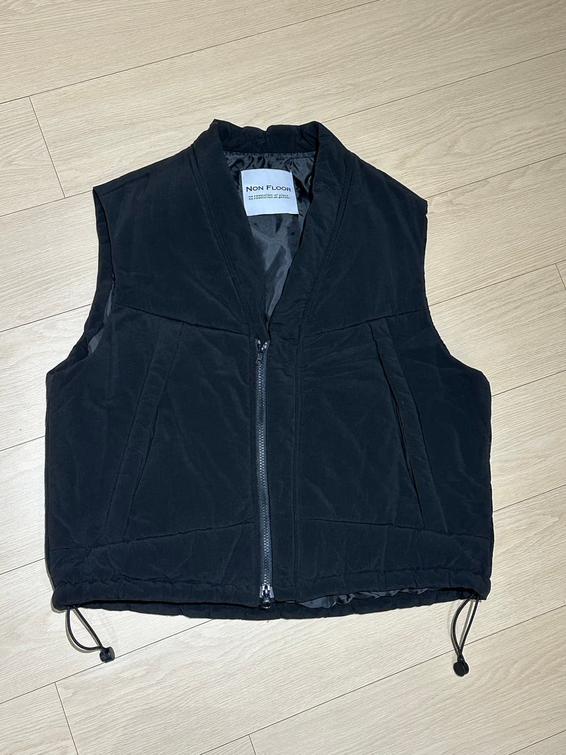 논플로어 베스트 M 조끼 블랙 상품이미지1