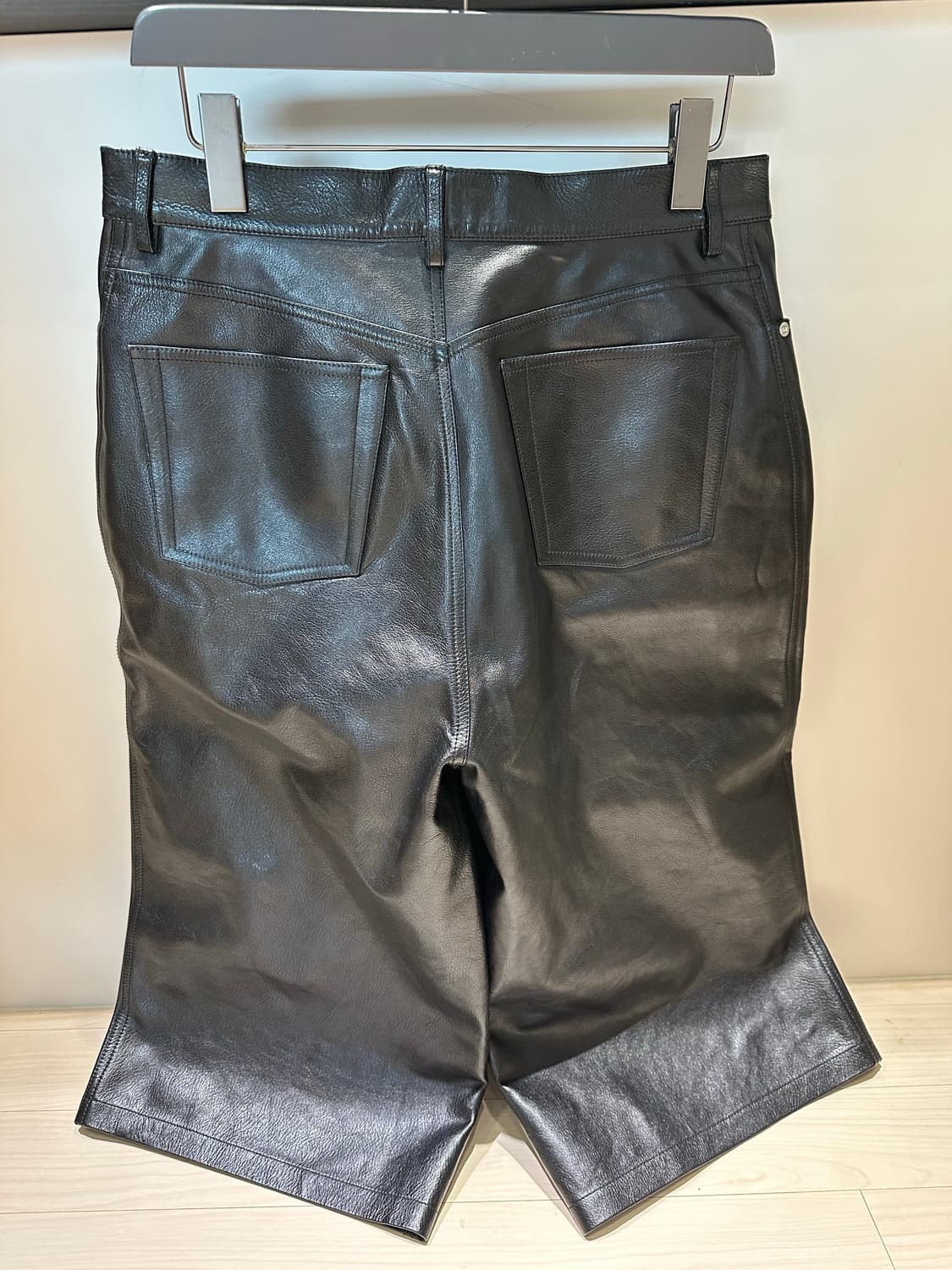 발렌시아가 레더 버뮤다팬츠 상품이미지2