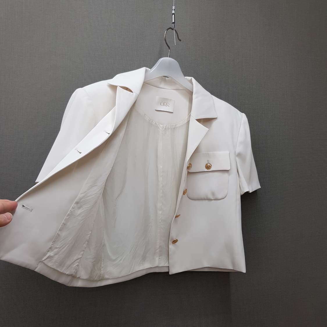 오르 2024 골드 버튼 크롭 반팔 자켓 블라우스 M사이즈 상품이미지6