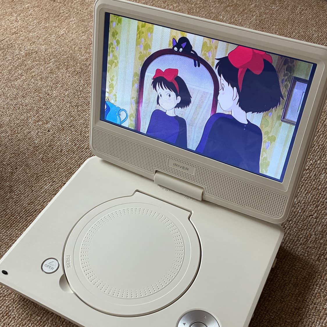 아이리버 휴대용 DVD 플레이어 IAD90BT 상품이미지1