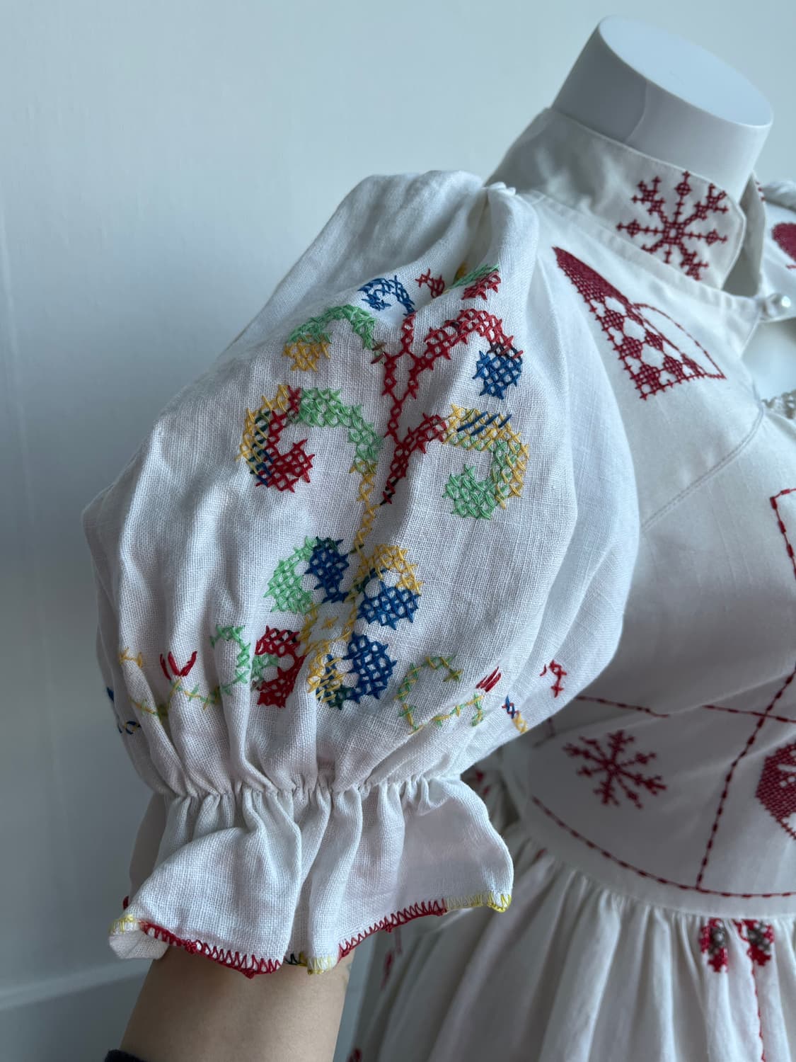 화이트 자수레이스 매듭 롱 원피스 상품이미지3