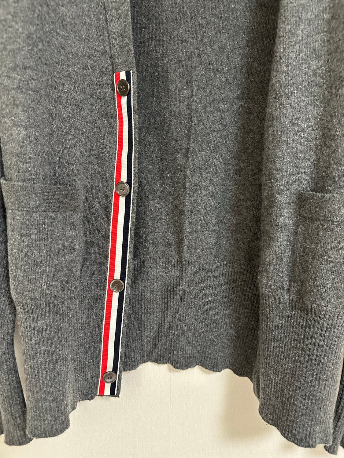 [3size] 톰브라운 캐시미어 가디건 그레이 상품이미지5