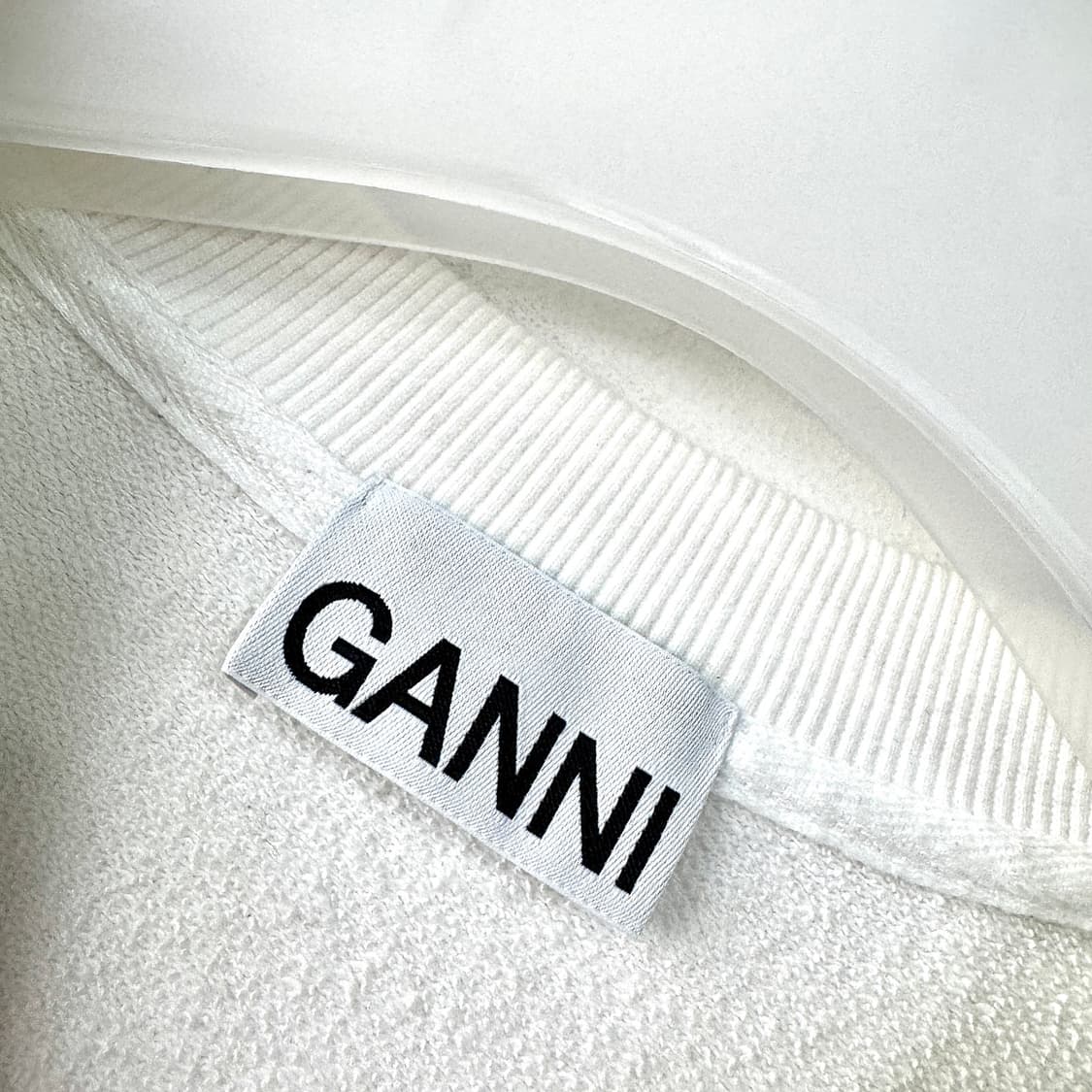 가니 GANNI 스티치 락 로고 맨투맨 상품이미지4