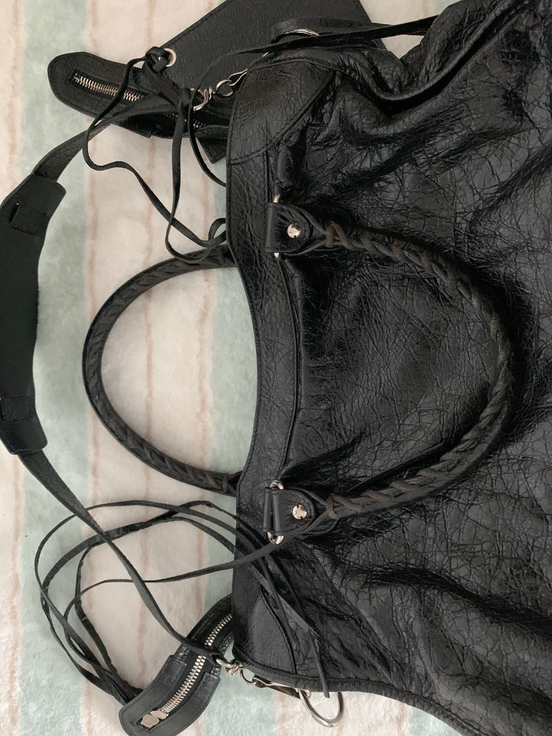 발렌시아가 시티백 모터백 미듐 정품 블랙 은장  상품이미지9