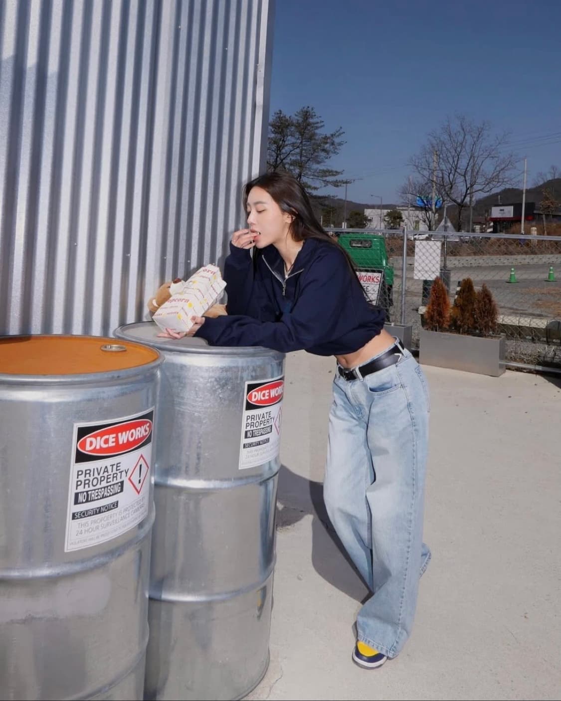 인사일런스 SLNC 1994 크롭 반집업 맨투맨 네이비 상품이미지5