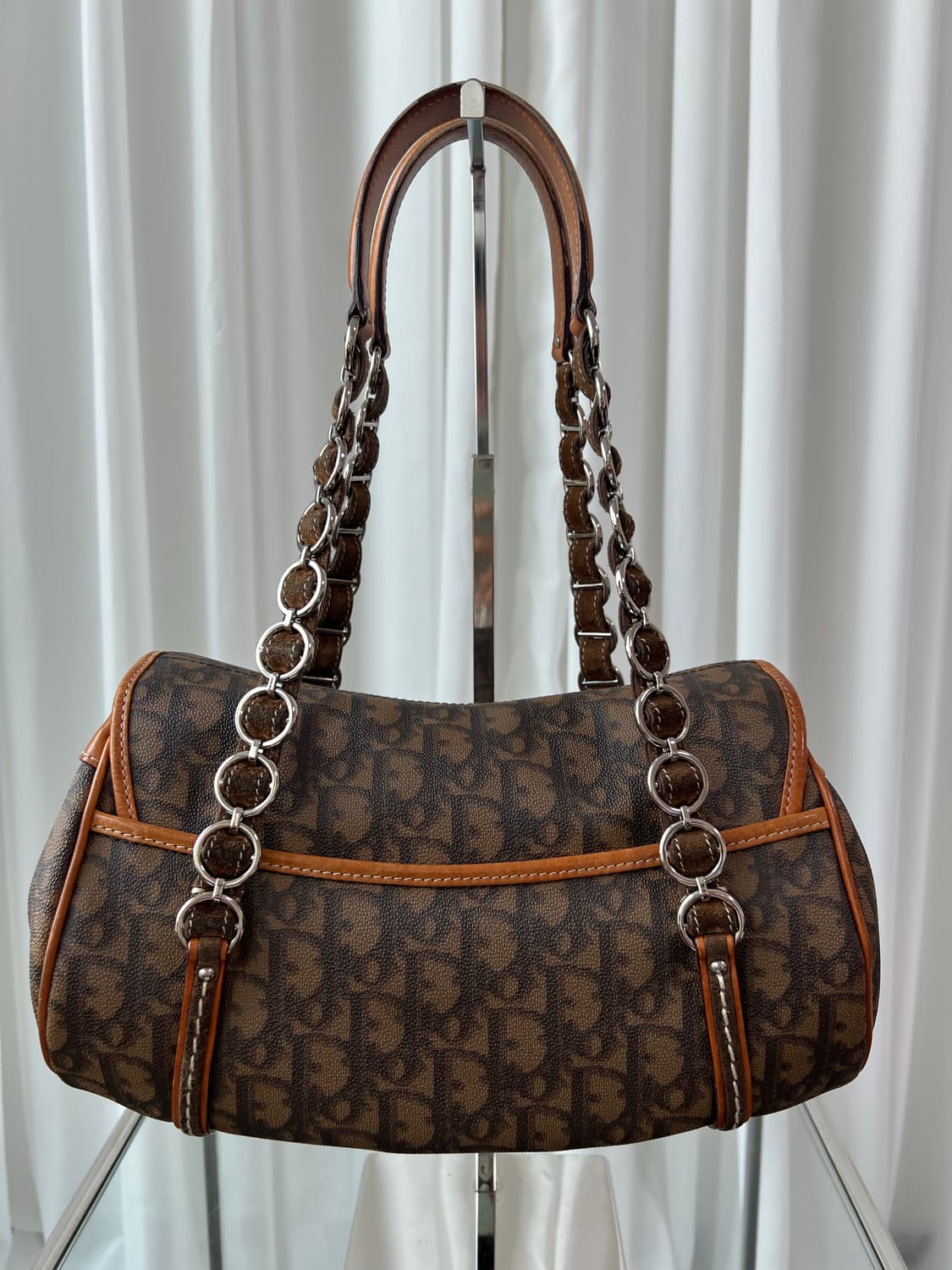 디올 로맨틱 트로터 하트 참 숄더백 상품이미지5