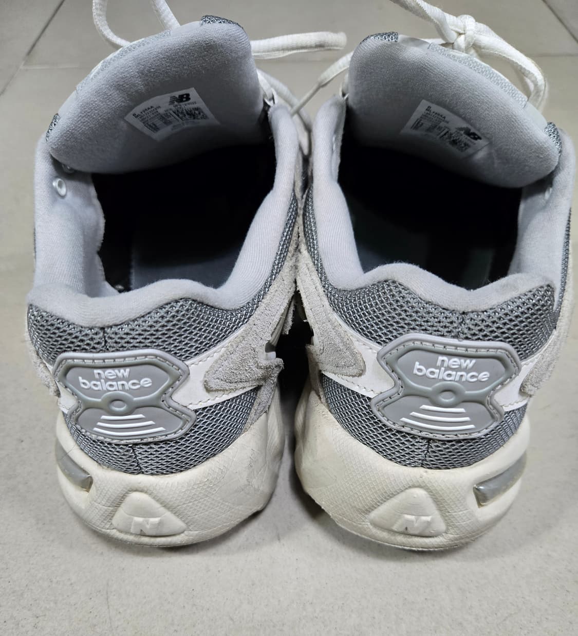 뉴발란스 725 그레이 런닝화 운동화 워킹화 250mm 상품이미지3