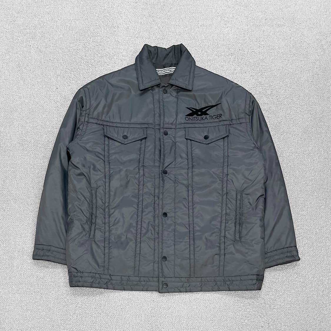 오니츠카타이거 자수 로고 퀄티드 경량 패딩 자켓 그레이 상품이미지1