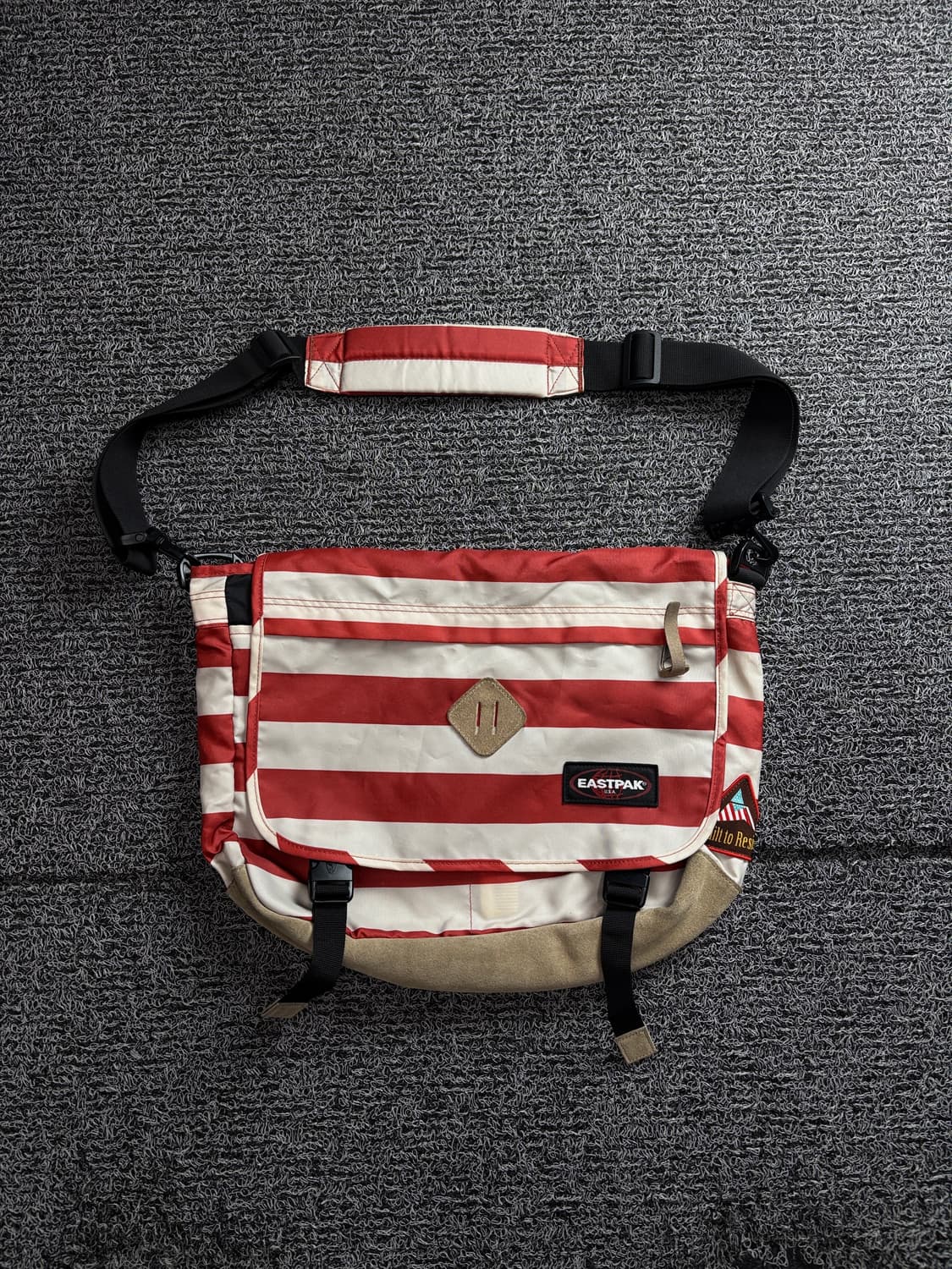 이스트팩 단가라 디테일 크로스 백 3744 상품이미지2