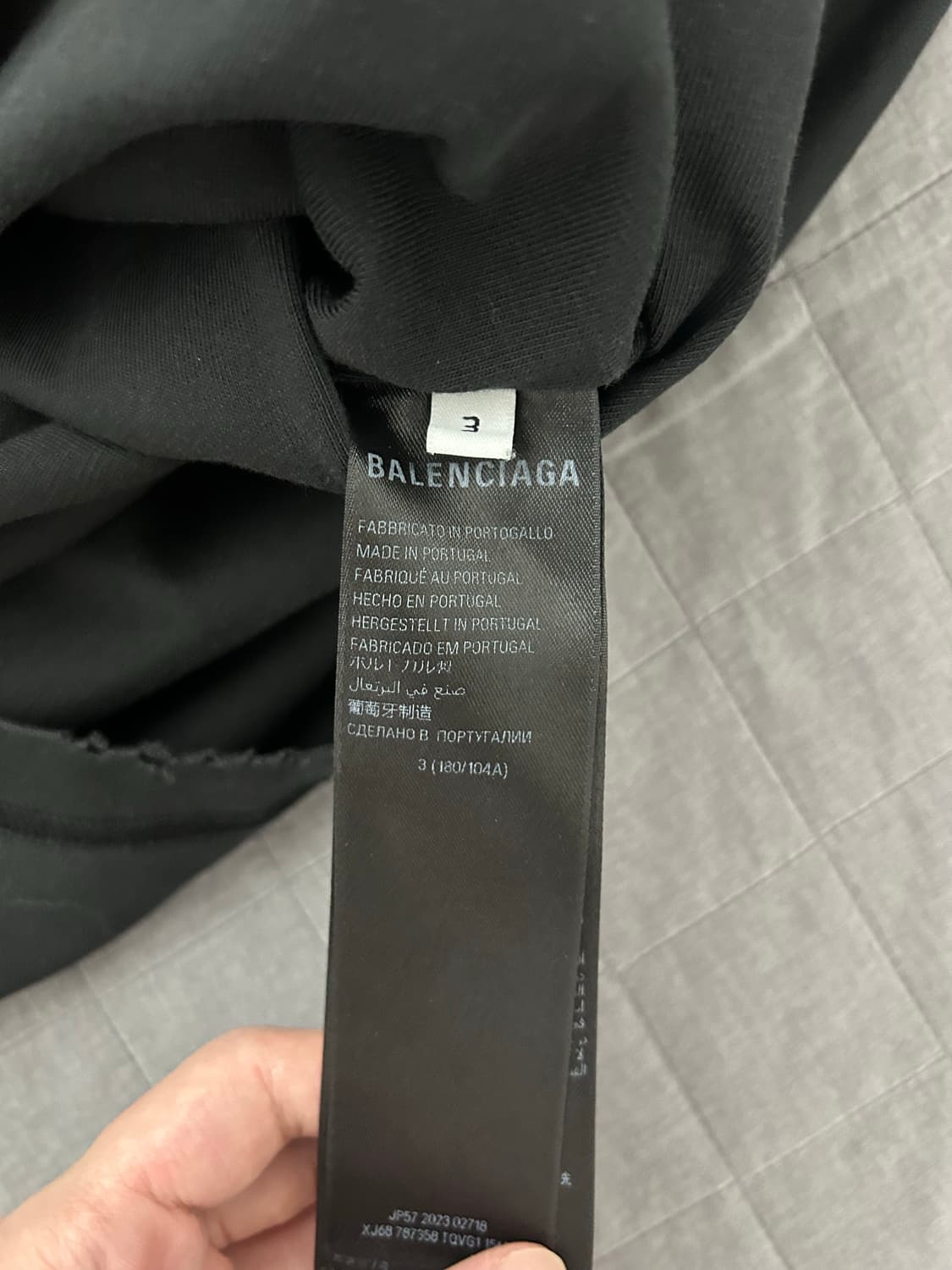 [3] 발렌시아가 AI 제너레이티드 인사이드 아웃 반팔 티셔츠 상품이미지5