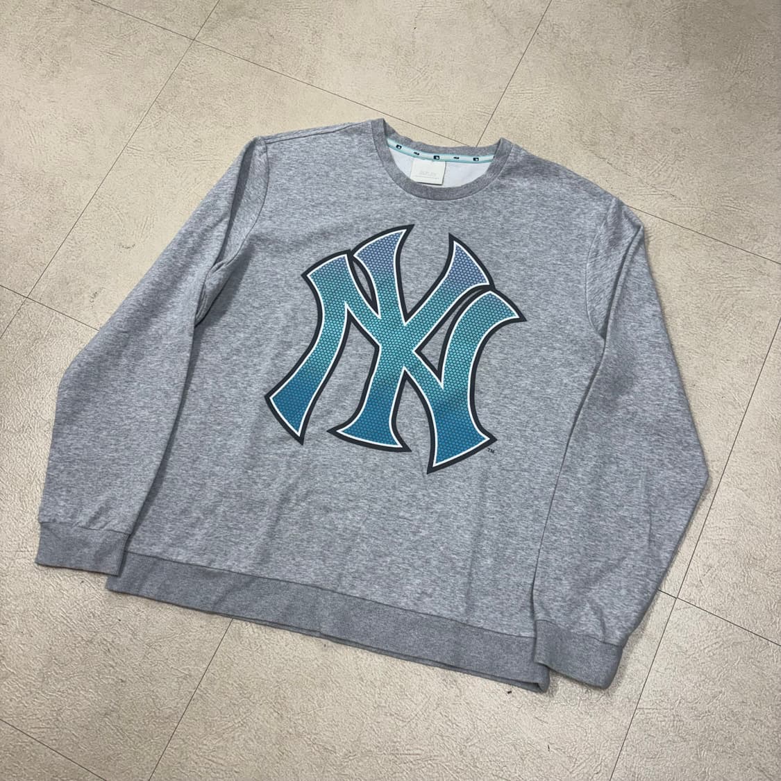 MLB 뉴욕양키스 빅로고 맨투맨 상품이미지1