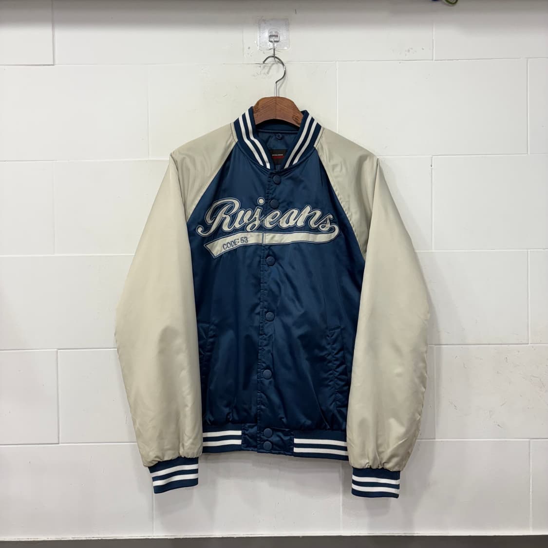 Rujeans 바시티 봄버 재킷 상품이미지1