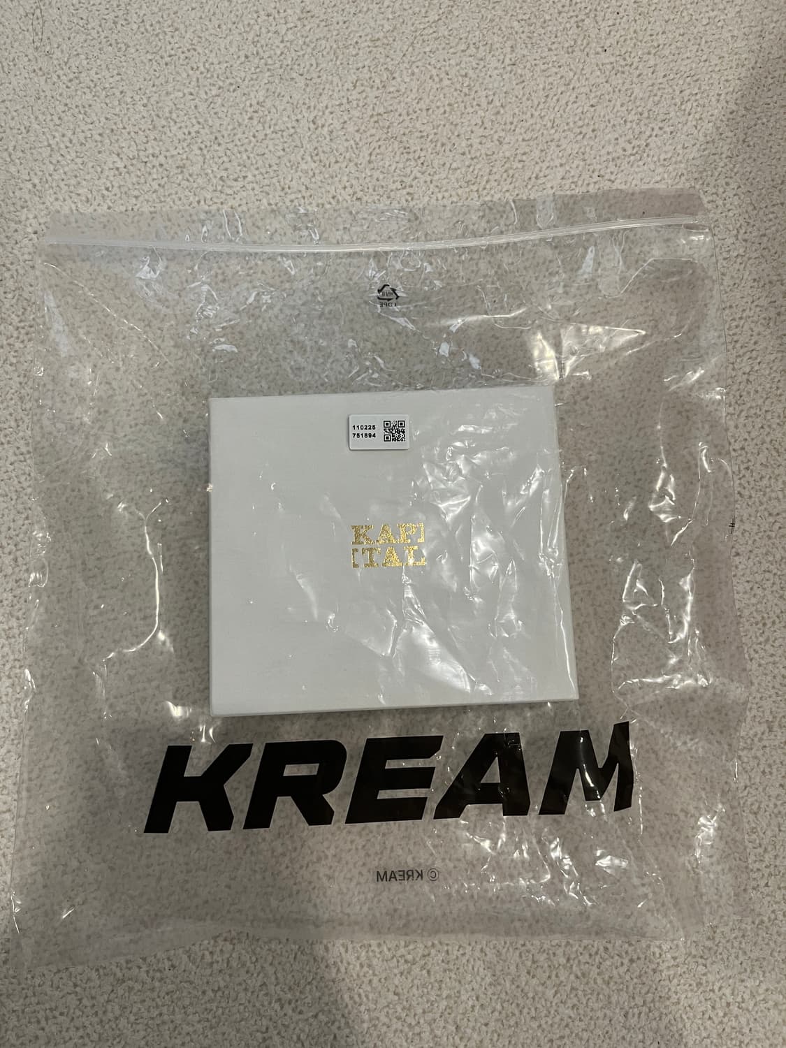 캐피탈 떰즈 업 본 핸드 집 월렛 블랙 팝니다. 상품이미지2