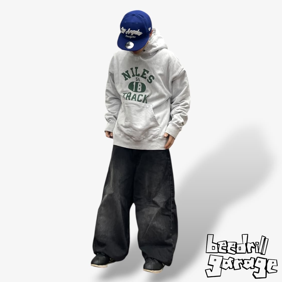 아웃스탠딩 그레이 후드티 상품이미지1