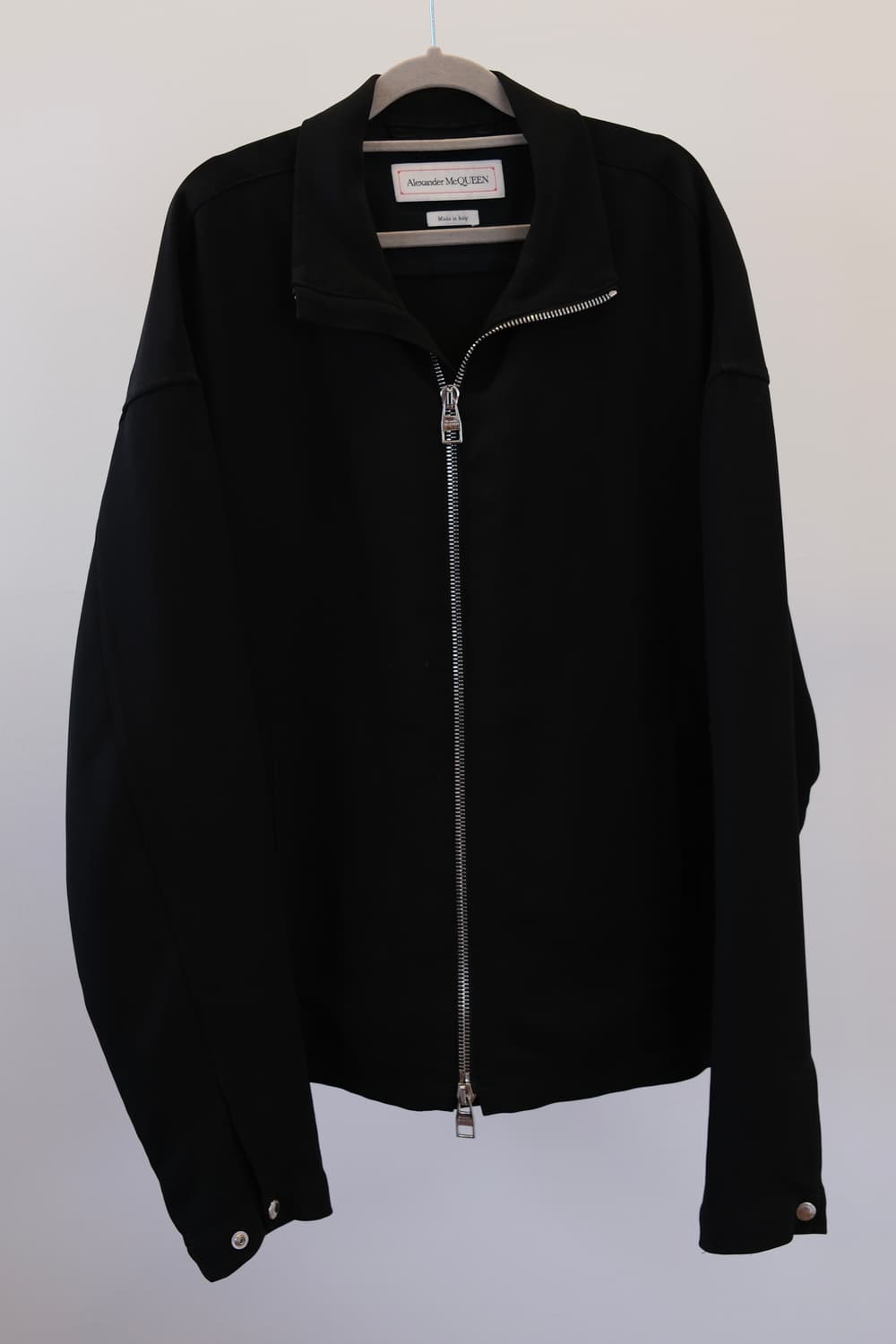 맥퀸 비스코스 블랙 52 사이즈 자켓 판매합니다. 상품이미지1