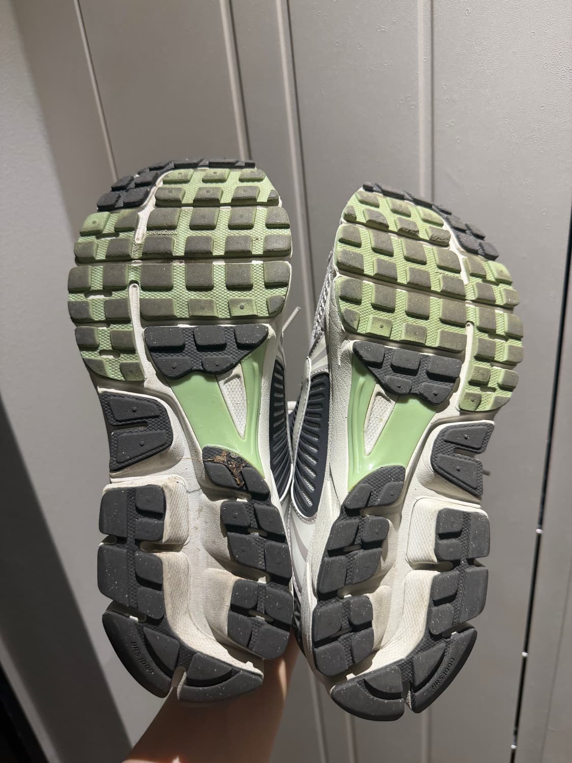 나이키 줌보메로 275  상품이미지3