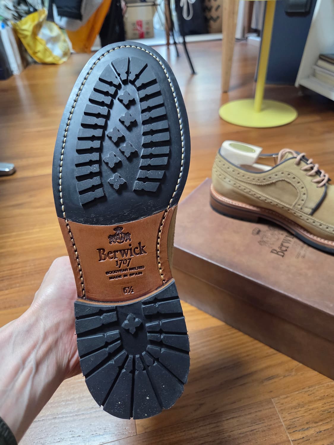 [새상품] Berwick 1707 스웨이드 윙팁 슈즈 상품이미지4
