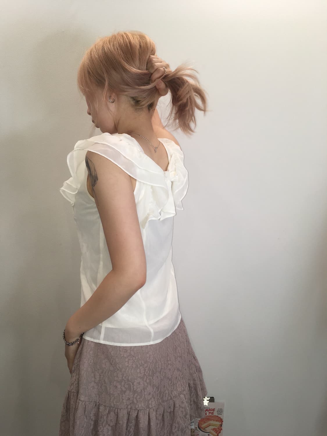 cecil mcbee ivory frill puff blouse 상품이미지4