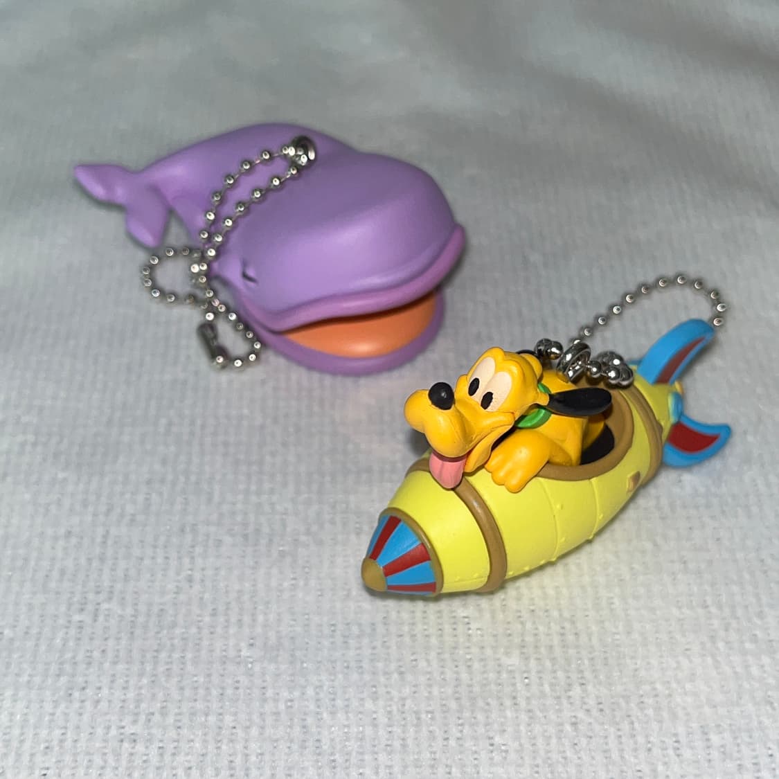 새제품) 도쿄디즈니리조트 한정 플루토 고래 키링 2종 상품이미지1