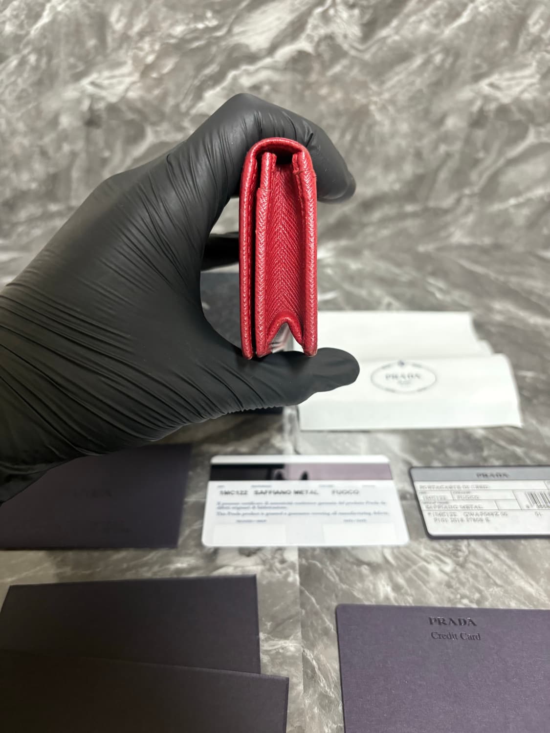 프라다 사피아노 금장 메탈 로고 카드지갑 상품이미지5