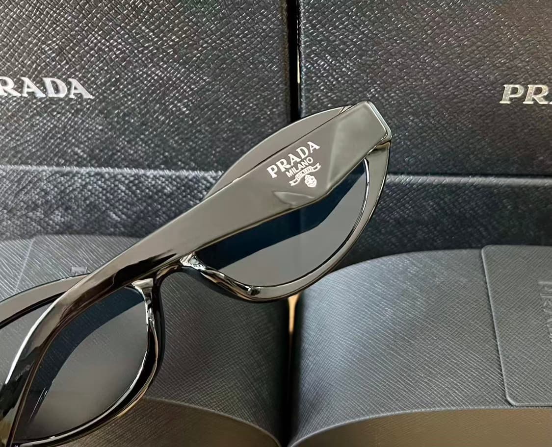 프라다 심볼 선글라스 슬레이트 그레이 렌즈 얼터너티브 핏 상품이미지4